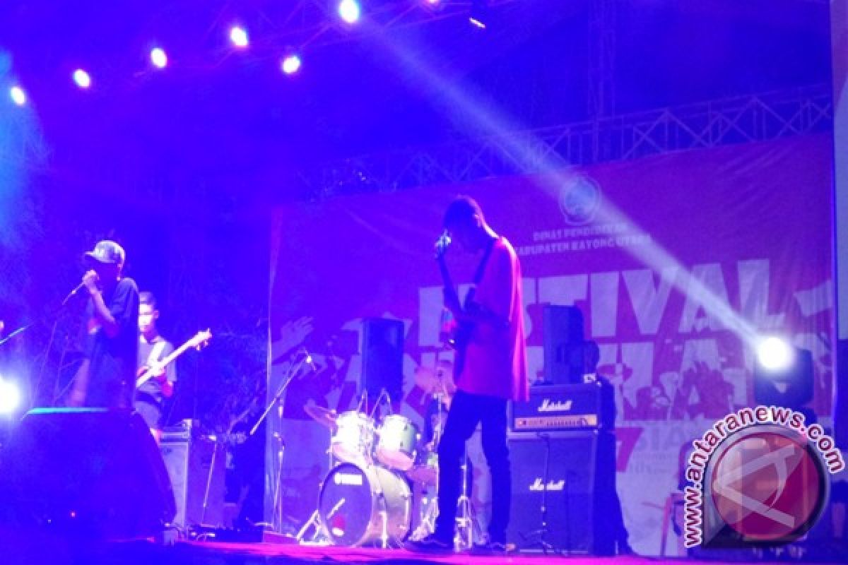 SMAN 1 Simpang Hilir Jawara Festival Band KKU