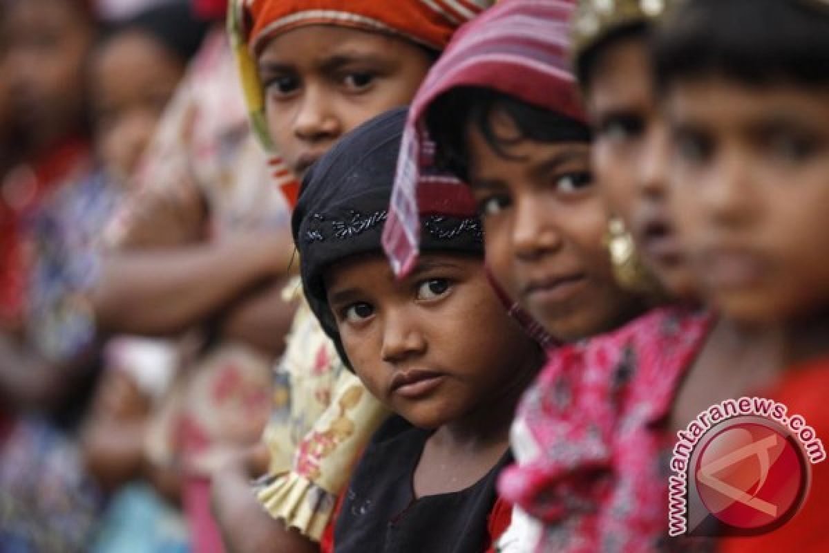 Nestapa Rohingya, jenazah anak-anak mengapung di sungai
