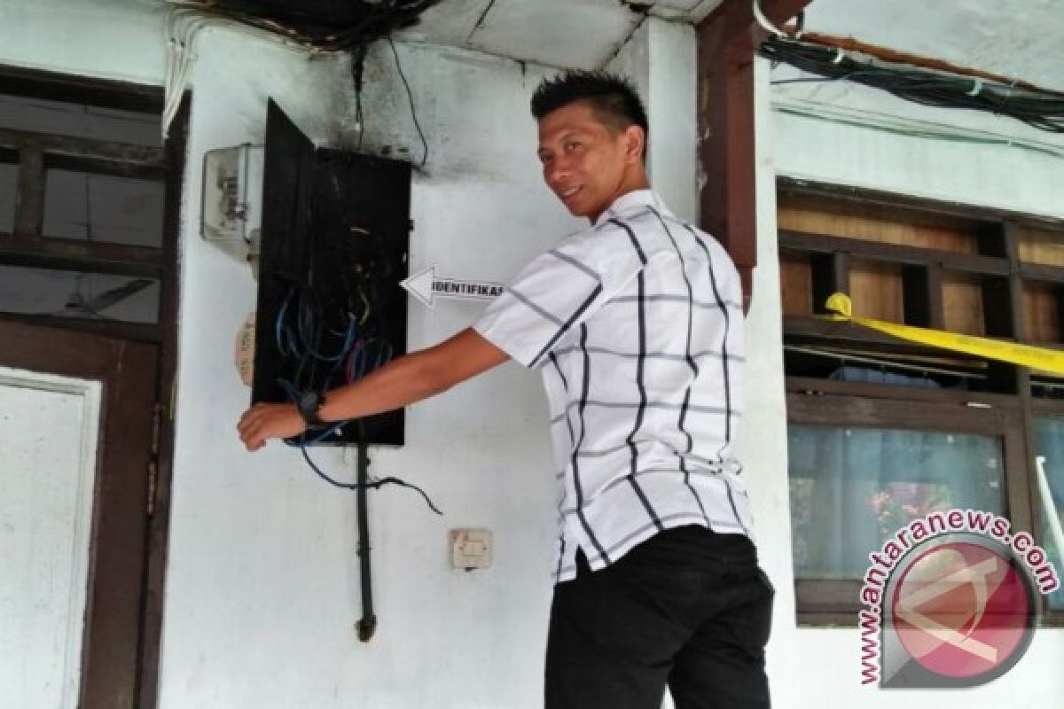 Siswa SMAN 1 Muara Teweh Panik Meteran KwH Terbakar 