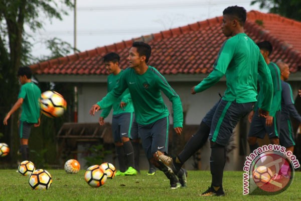 Indonesia-Thailand U-18 sementara imbang tanpa gol