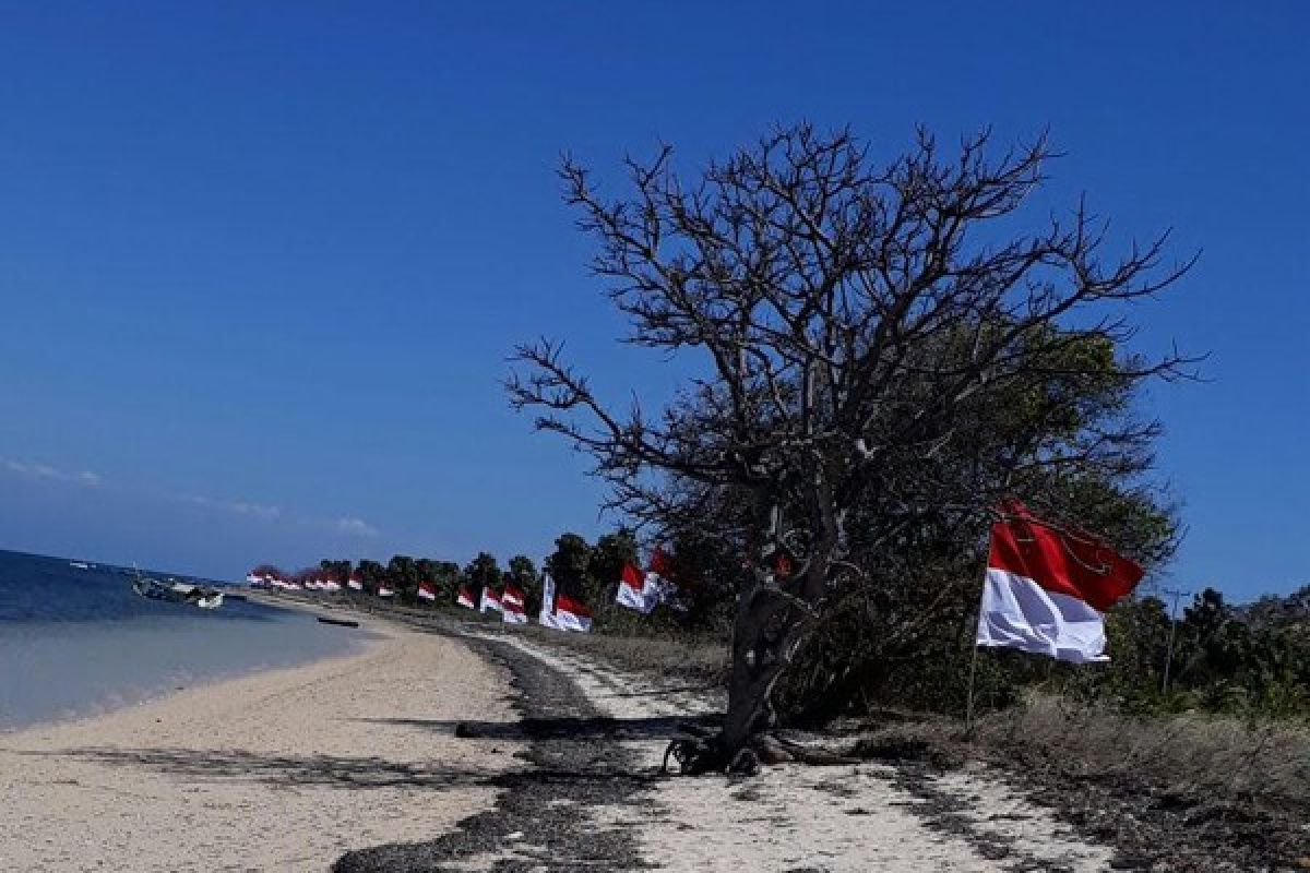 Kapolda resmikan rumah Reza, bocah pemanjat tiang bendera