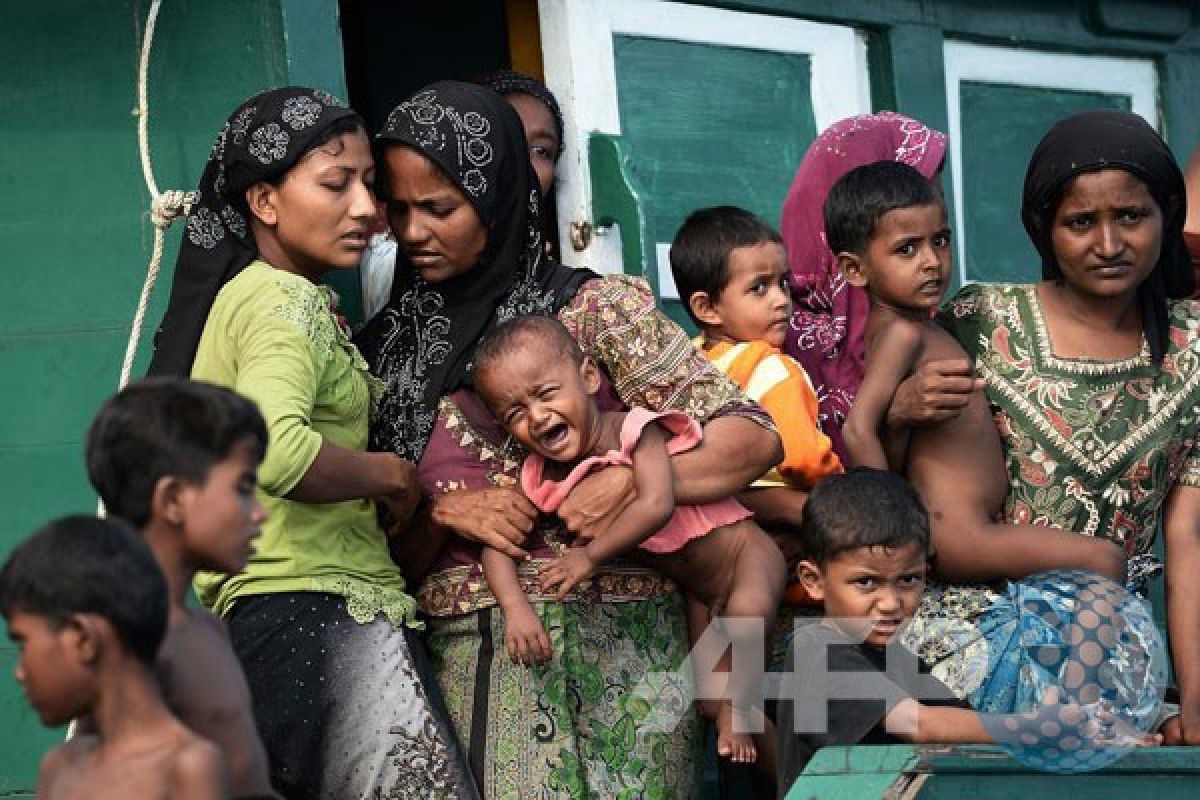 Pelajar Blitar Shalat Gaib Korban Tragedi Kemanusiaan Rohingya