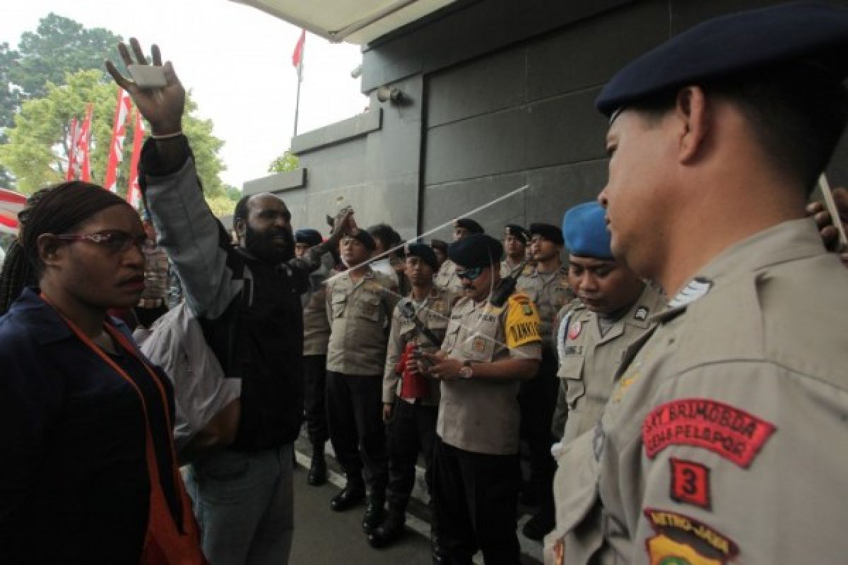 Bandara Sugapa dipalang pendukung paslon kalah pilkada 