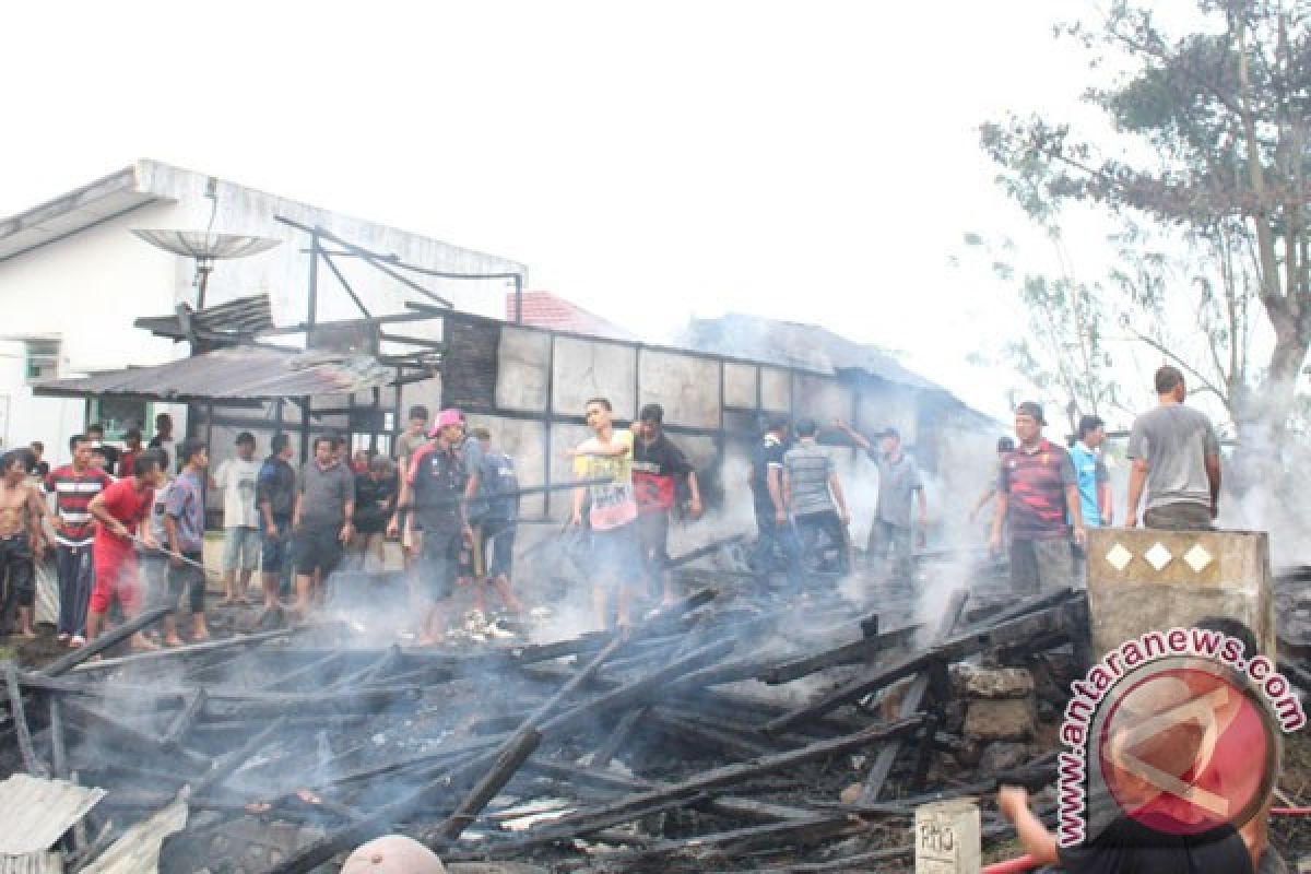 Kebakaran Hanguskan Tiga Rumah Warga Kepahiang