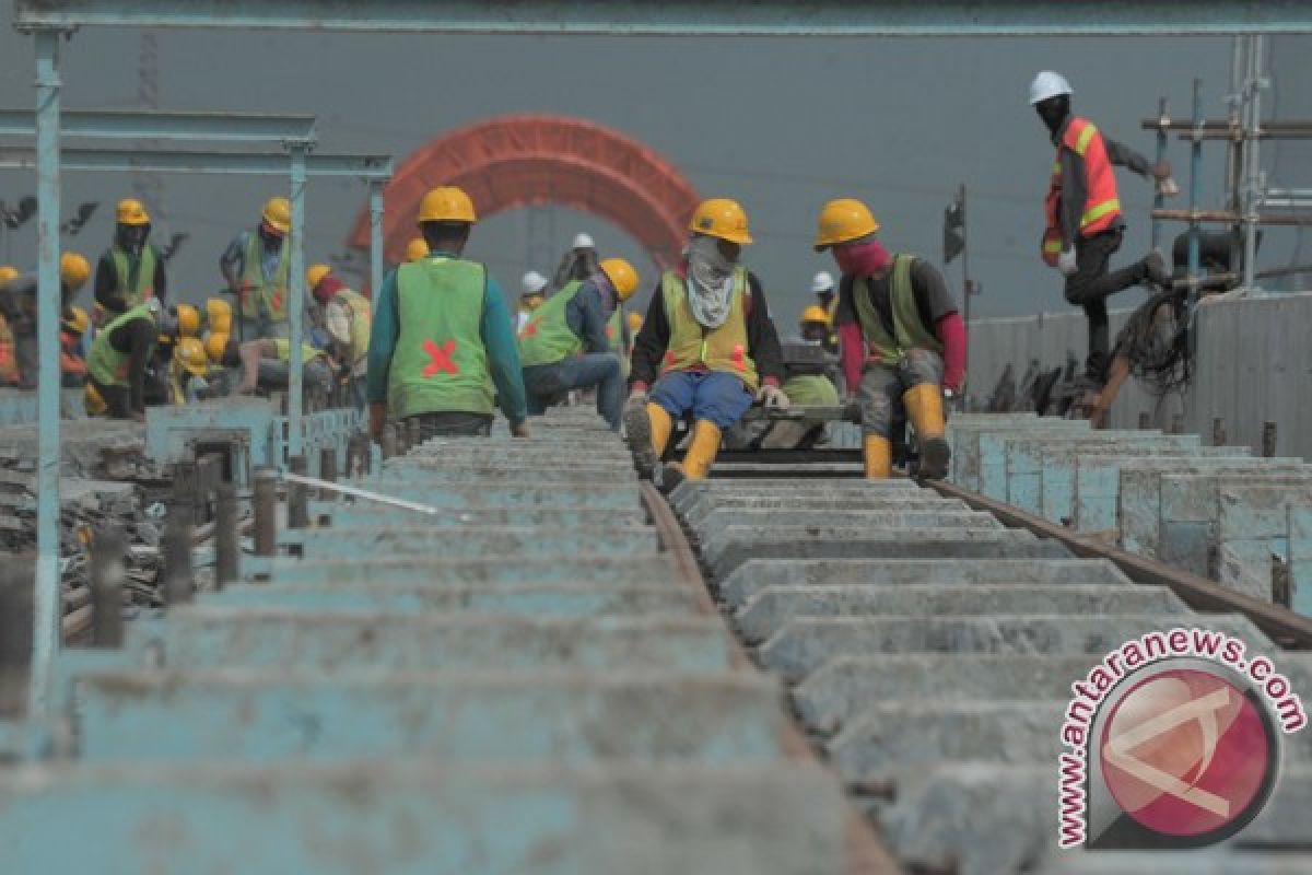 Pemerintah kaji pendapatan di luar tarif LRT