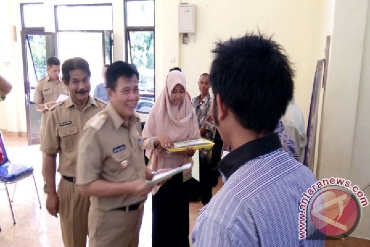 Pemkab Bangka Tengah Salurkan Bantuan Pakan 