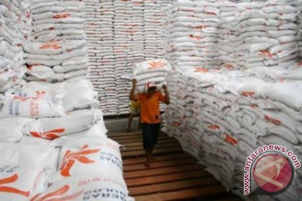 Bulog Sulawesi Utara serap beras petani  2.350 Ton