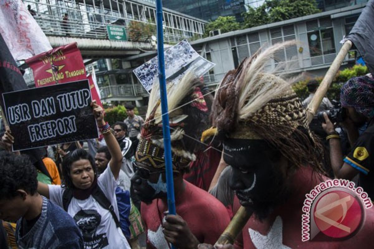 Demi masyarakat Papua, divestasi Freeport harus selesai 2018