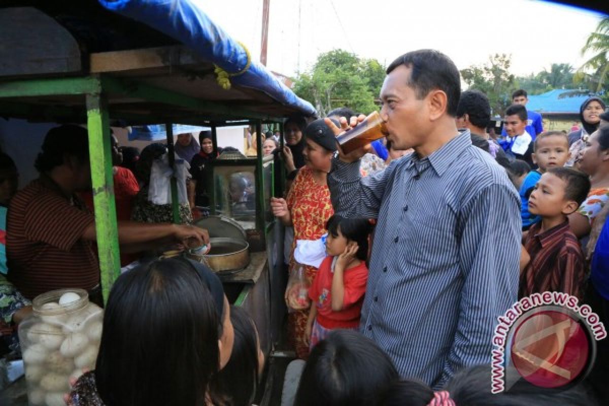 Bupati Simalungun Minum Bandrek di Serdang Bedagai