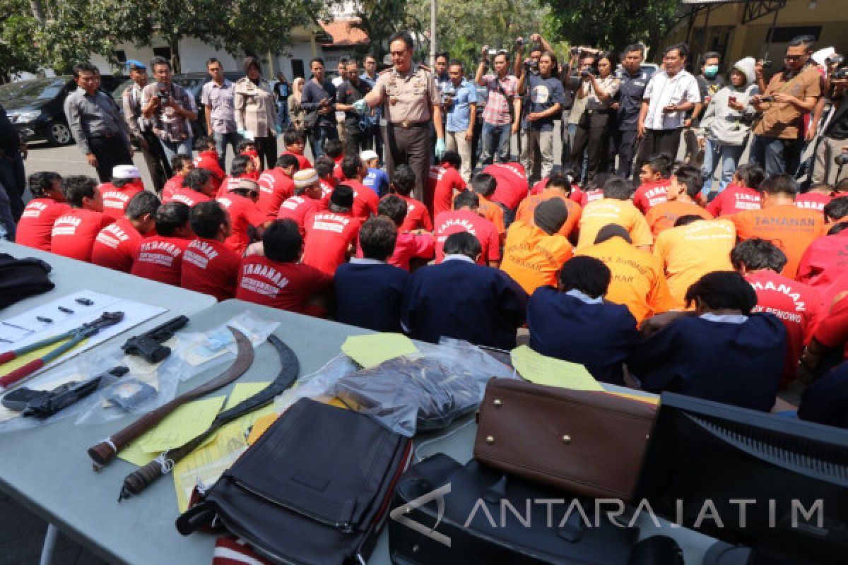 Polrestabes Surabaya Ungkap 62 Kasus Kejahatan selama Agustus