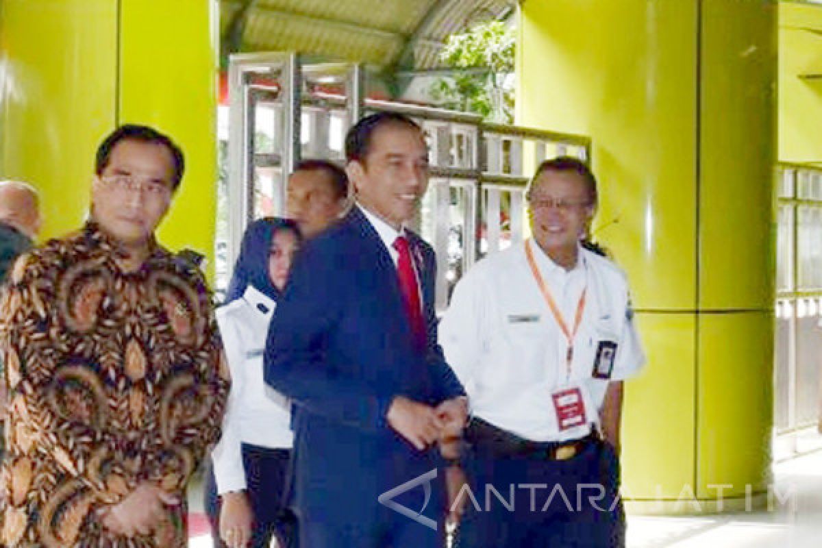 Jokowi ke Sukabumi Naik KLB RI1 (Video)