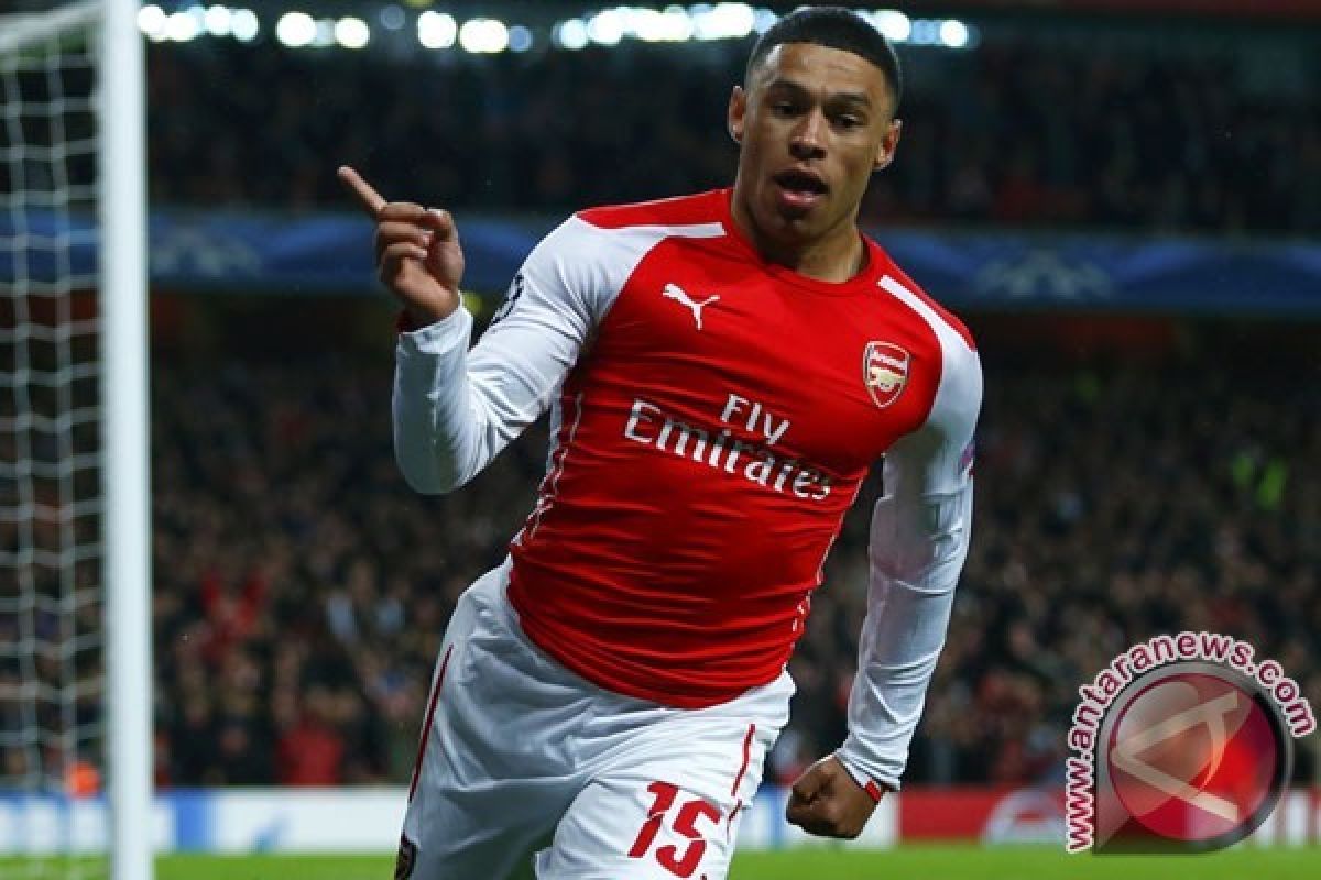 Liverpool Beli Alex Oxlade-Chamberlain