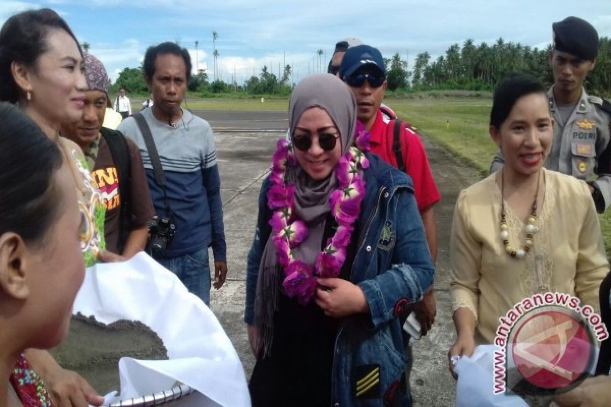 Melly Goeslaw Pulang Kampung Ke Halmahera