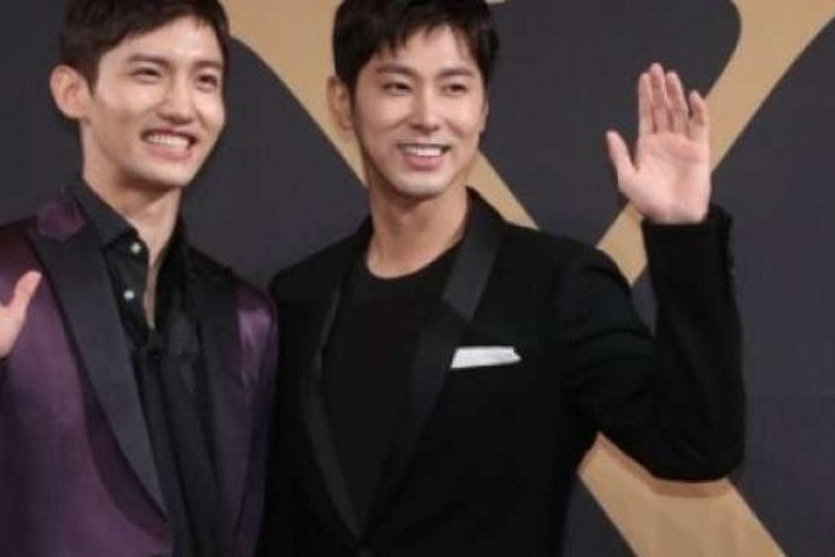 Begini Cerita  U-Know Yunho dan Max Changmin Soal Wamil