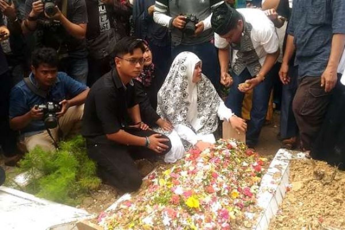 Dokter Ryan "OZ" Thamrin Tutup Usia 