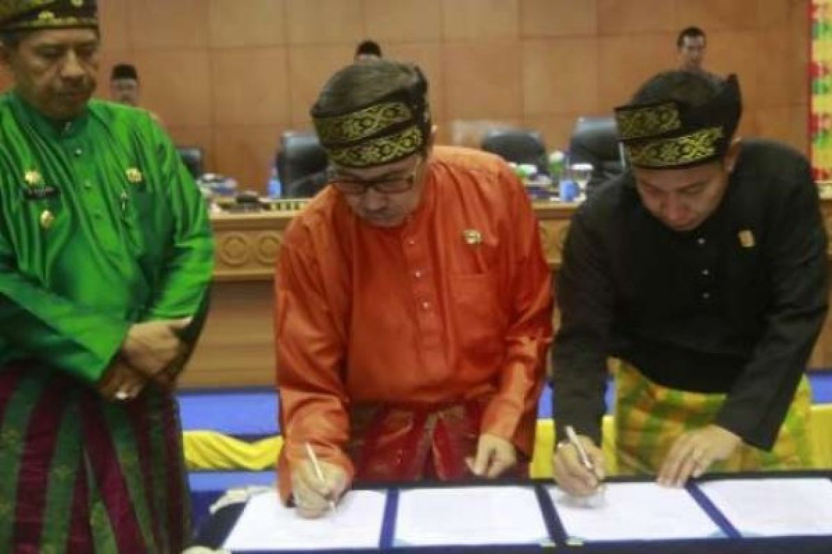 DPRD Siak Sahkan Perda LKPJ Bupati Tahun 2016