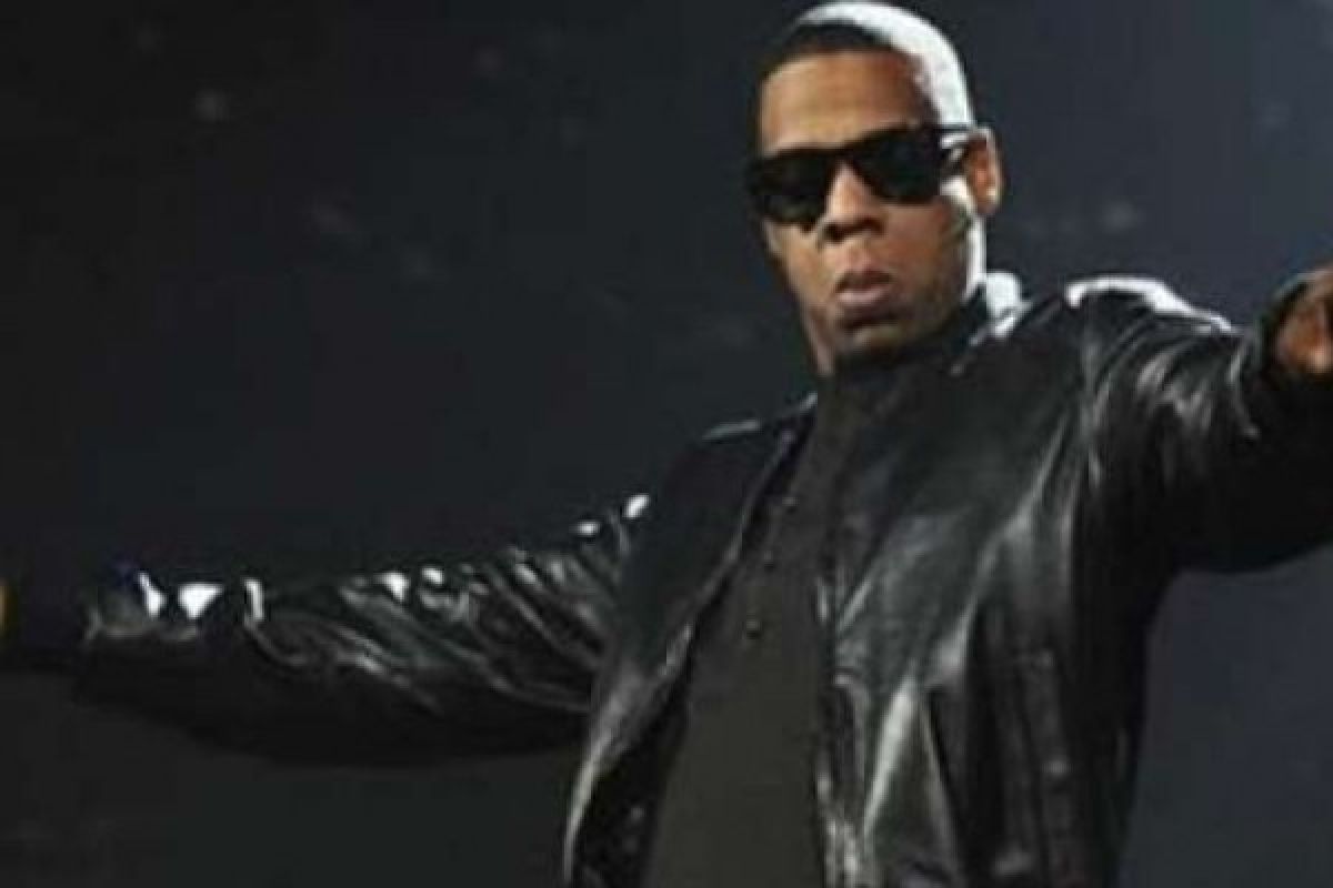 Jay-Z Bawakan Lagu "Numb/Encore" Di Festival V  Inggris