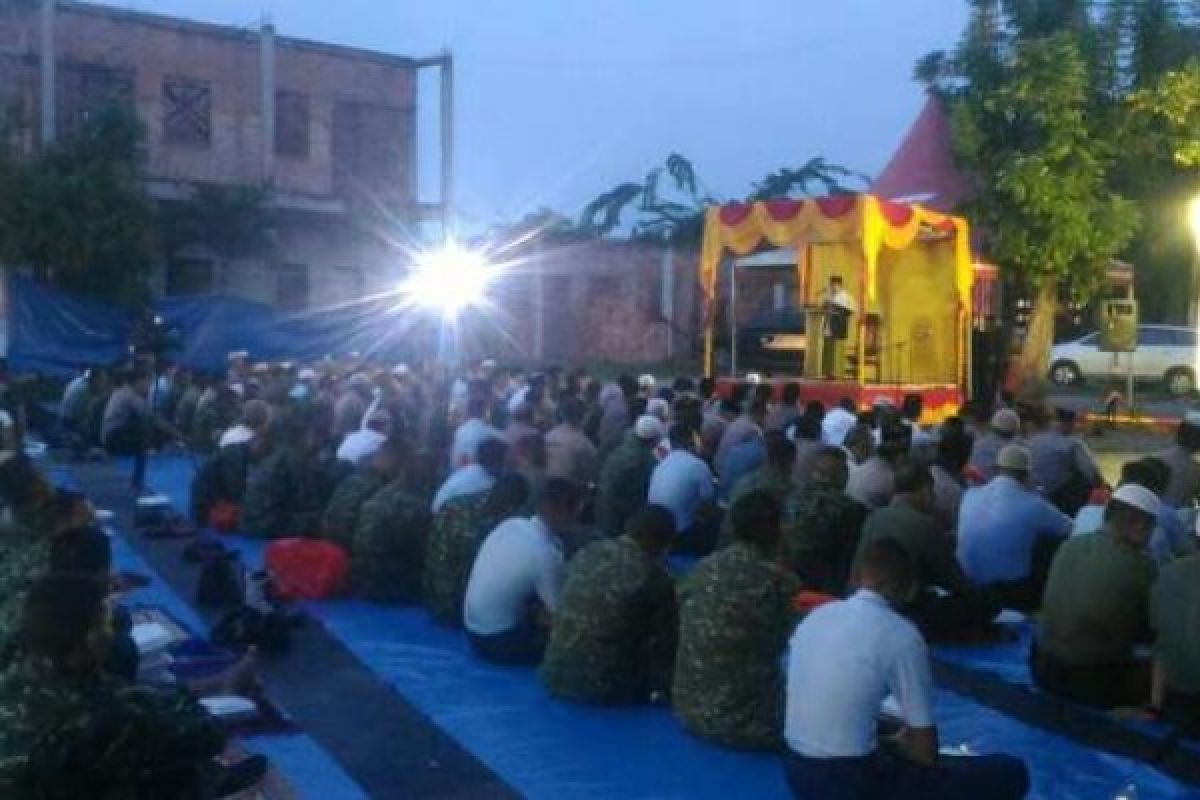 Jelang Pelantikan Danrem, Polda Riau dan Korem 031/Wirabima Gelar Salat Bersama