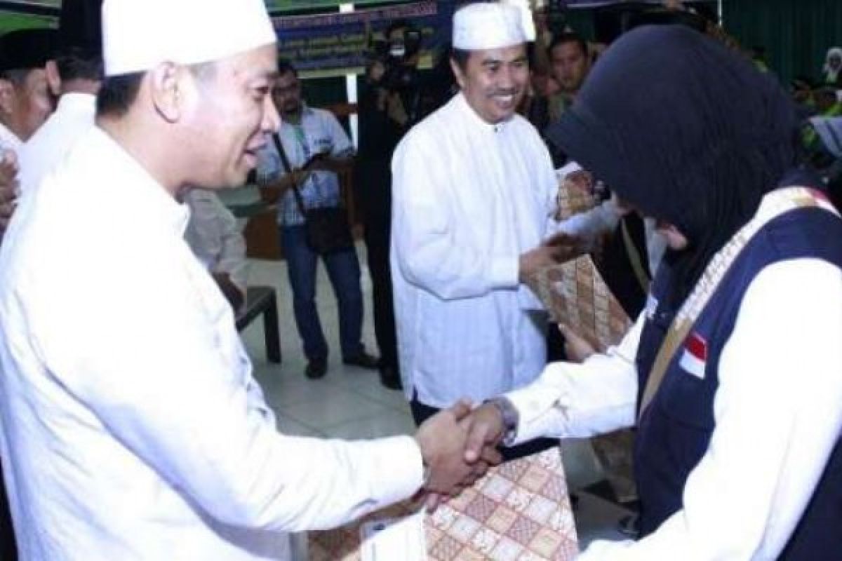 Dari embarkasi haji antara Riau, ratusan calon haji Siak dilepas