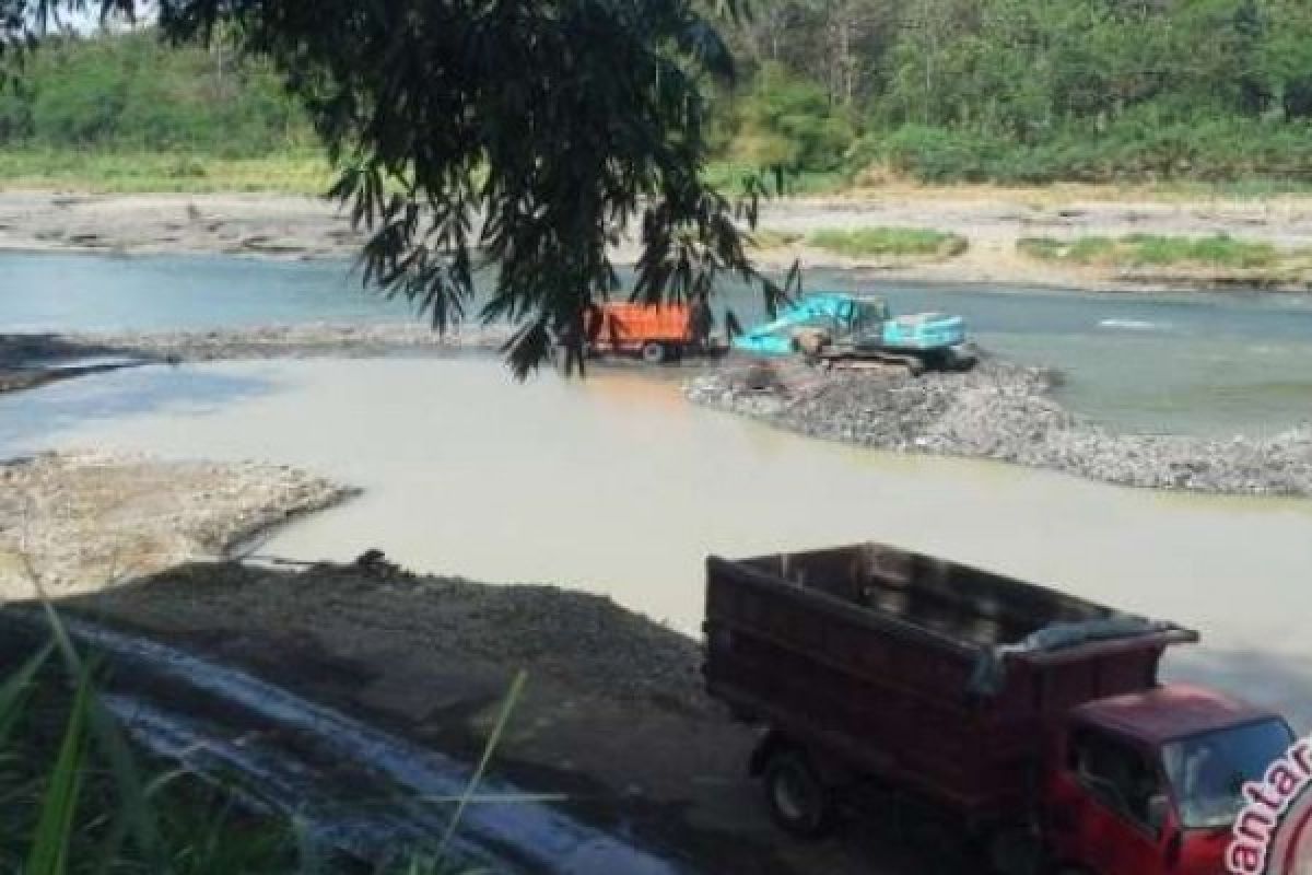 Pemprov Riau Harapkan Dua Area Penambangan Pasir Ilegal Menjadi WPR