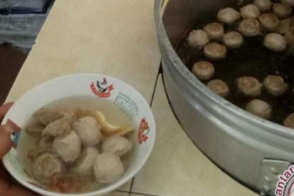 Pihak DPRD Pekanbaru Desak Adanya Pengujian Berkala Jajanan Bakso