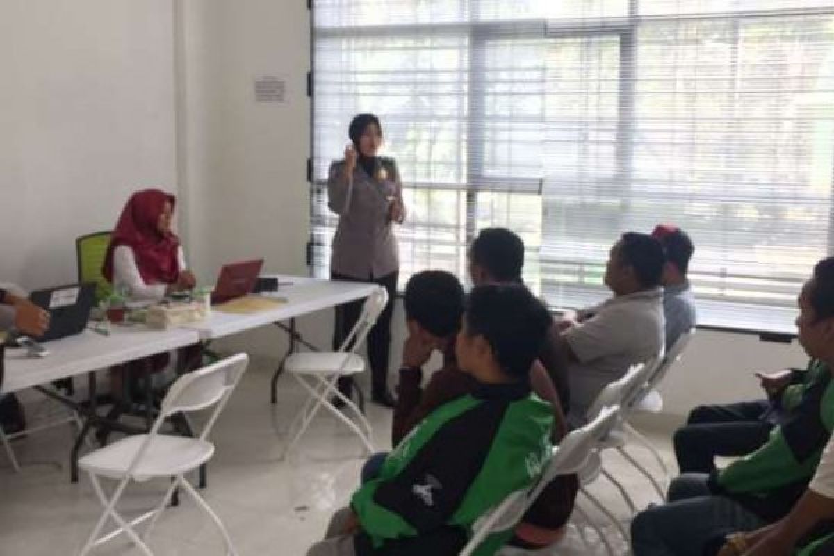 Sejumlah Polwan Satlantas Polresta Pekanbaru Kunjungi Kantor Gojek, Ini Aktivitasnya