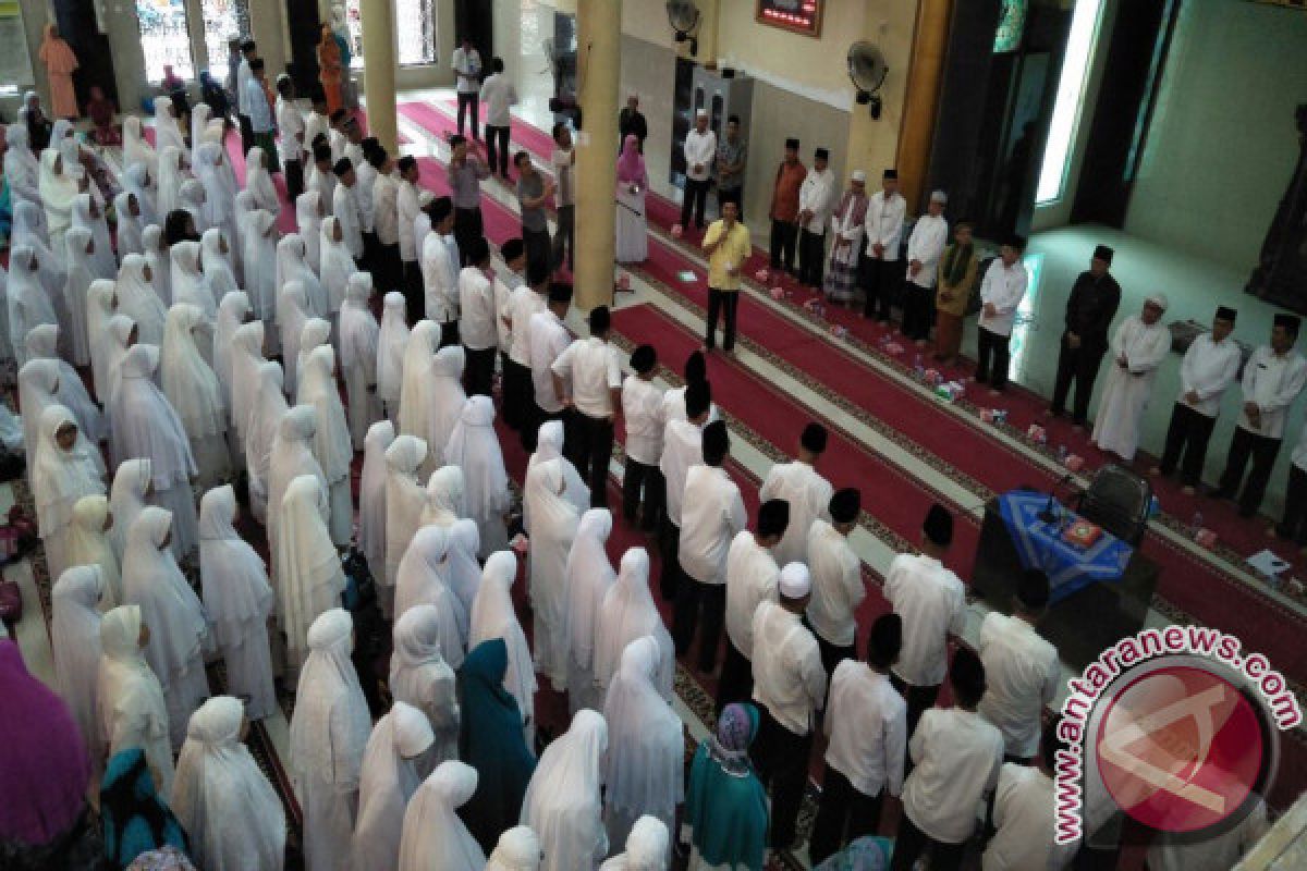 Legislator Minta Pendamping Perhatikan Kesehatan Calon Haji