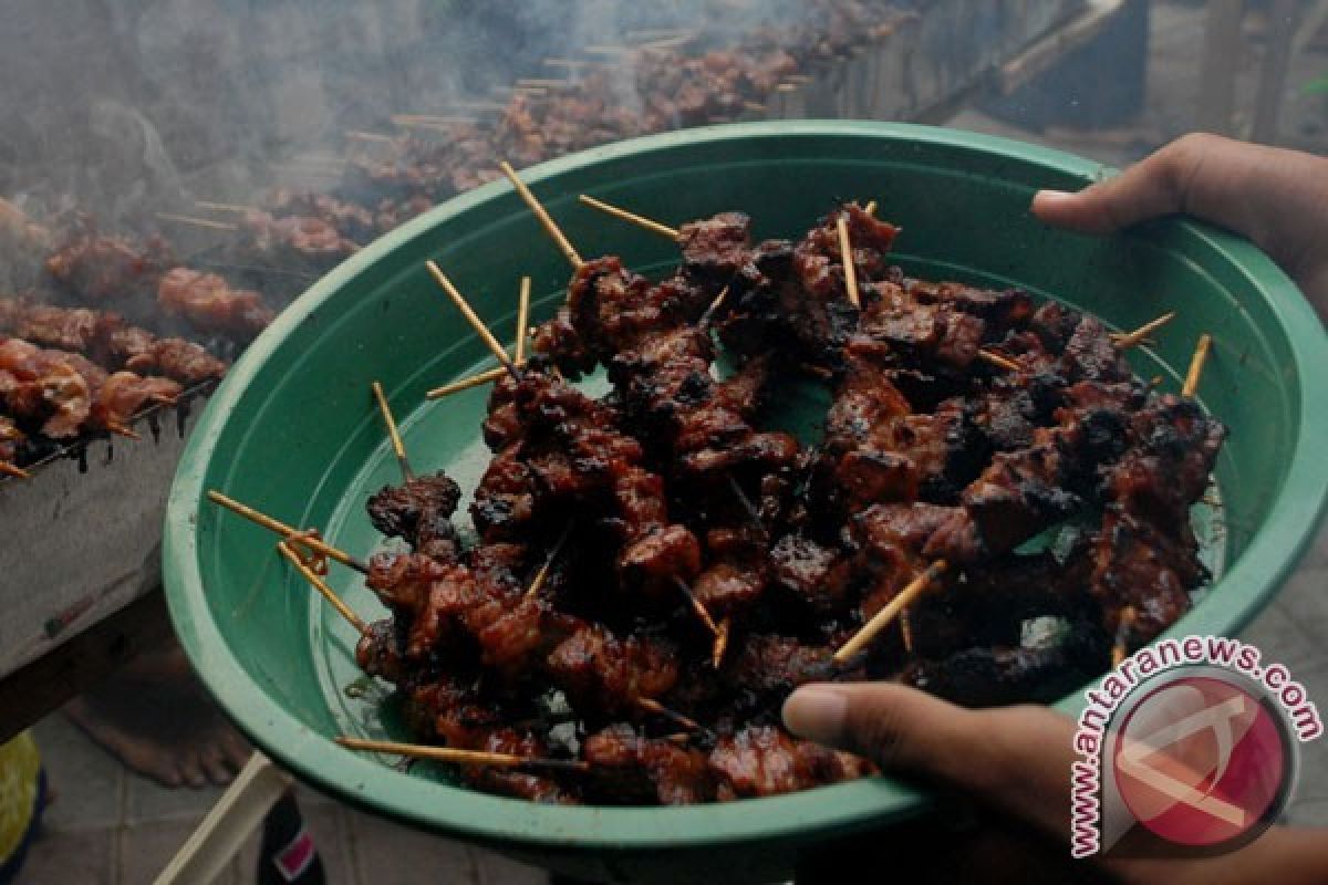 Tekanan darah naik akibat daging kambing? Simak ulasan berikut