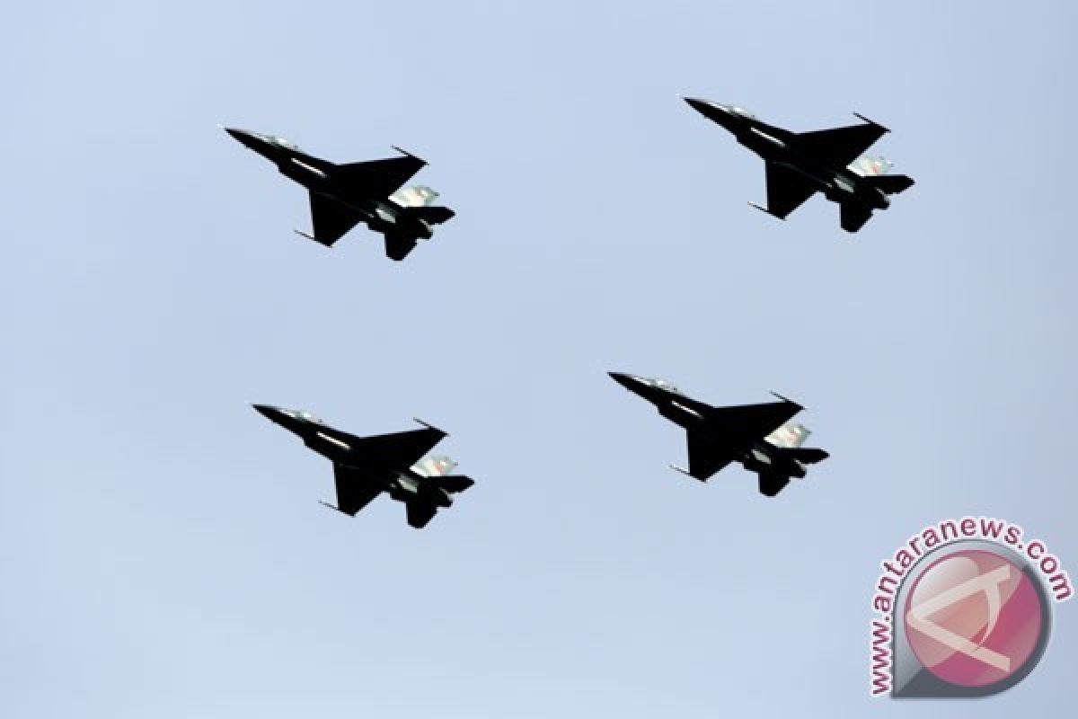 20 Pesawat F-16 dan F-15 SG TNI AU-Singapura Terbang Lintas