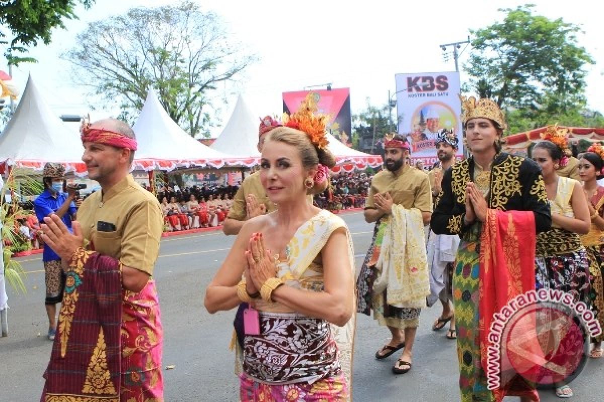 Pawai Budaya Jembrana Libatkan Ribuan Seniman