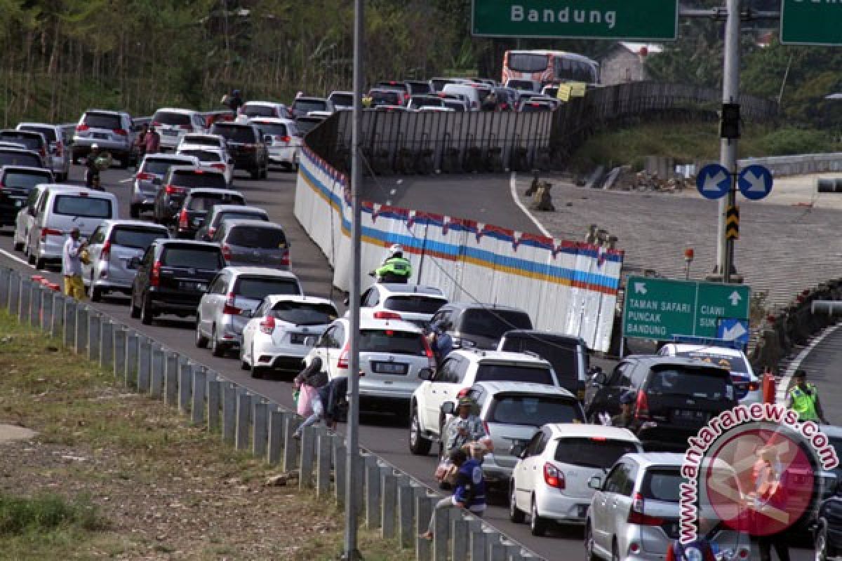 Hari terakhir libur Puncak-Cianjur ramai lancar