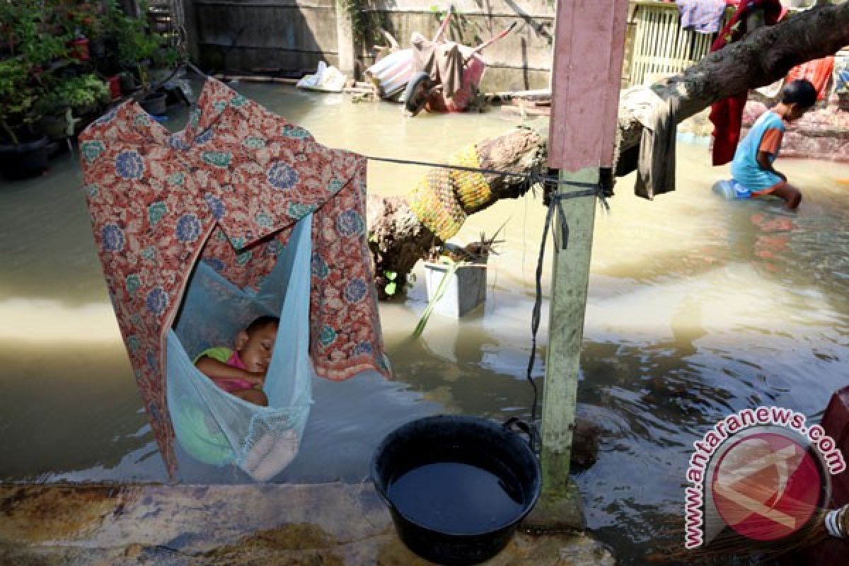 Puluhan rumah di Medan terendam banjir