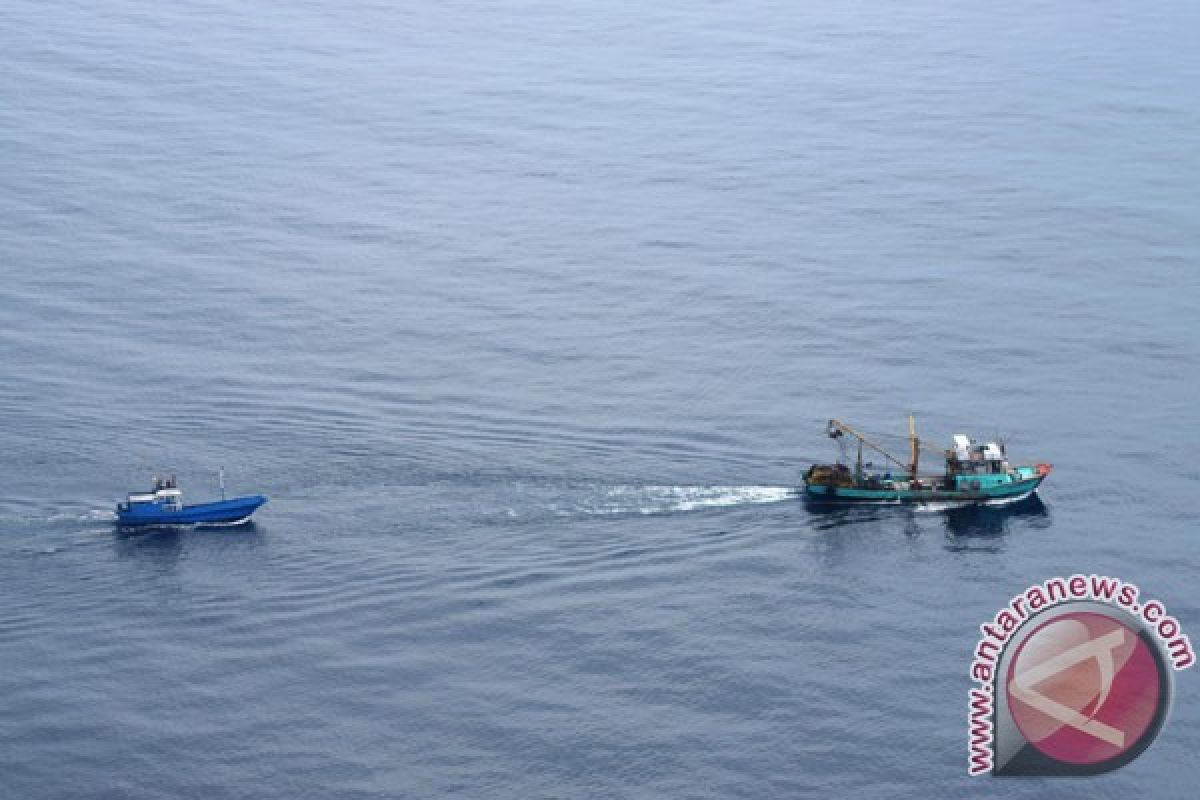 SAR gabungan evakuasi 32 ABK kapal rusak mesin