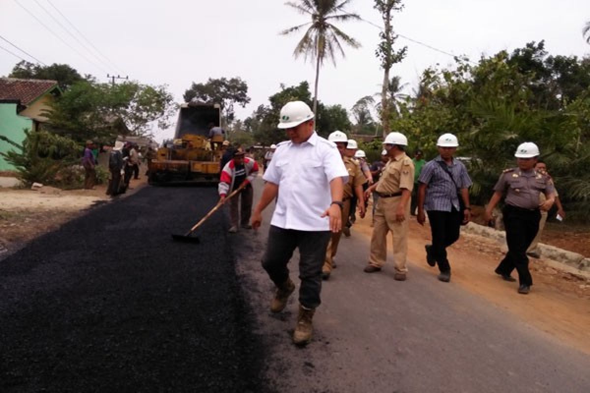 Pemkab Lampung Tengah Bangun Jalan Kecamatan Seputihagung