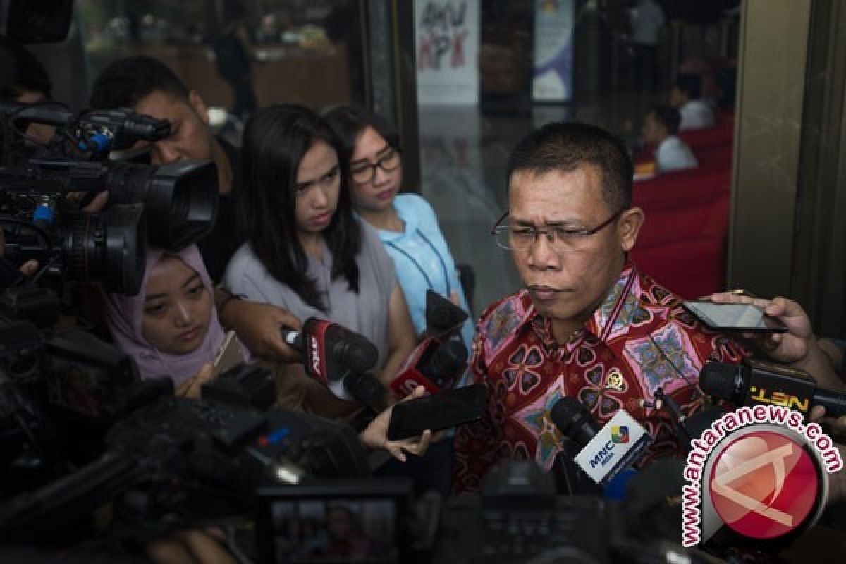 Masinton Pasaribu katakan pimpinan KPK agar patuh