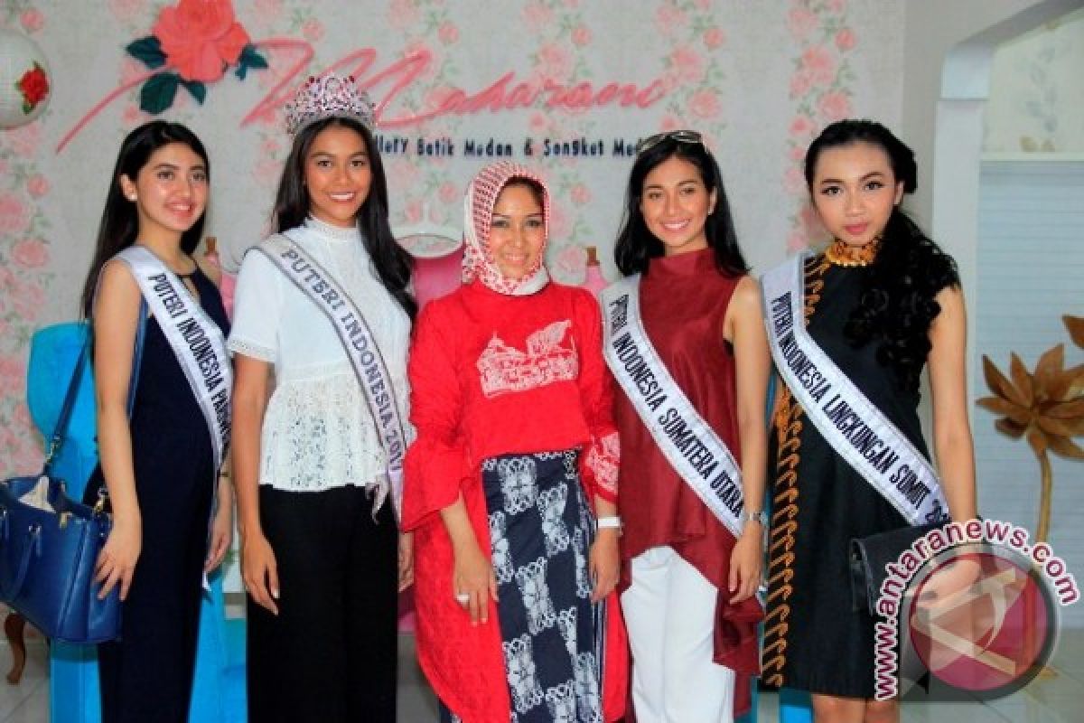 Putri Indonesia Kagumi batik Medan