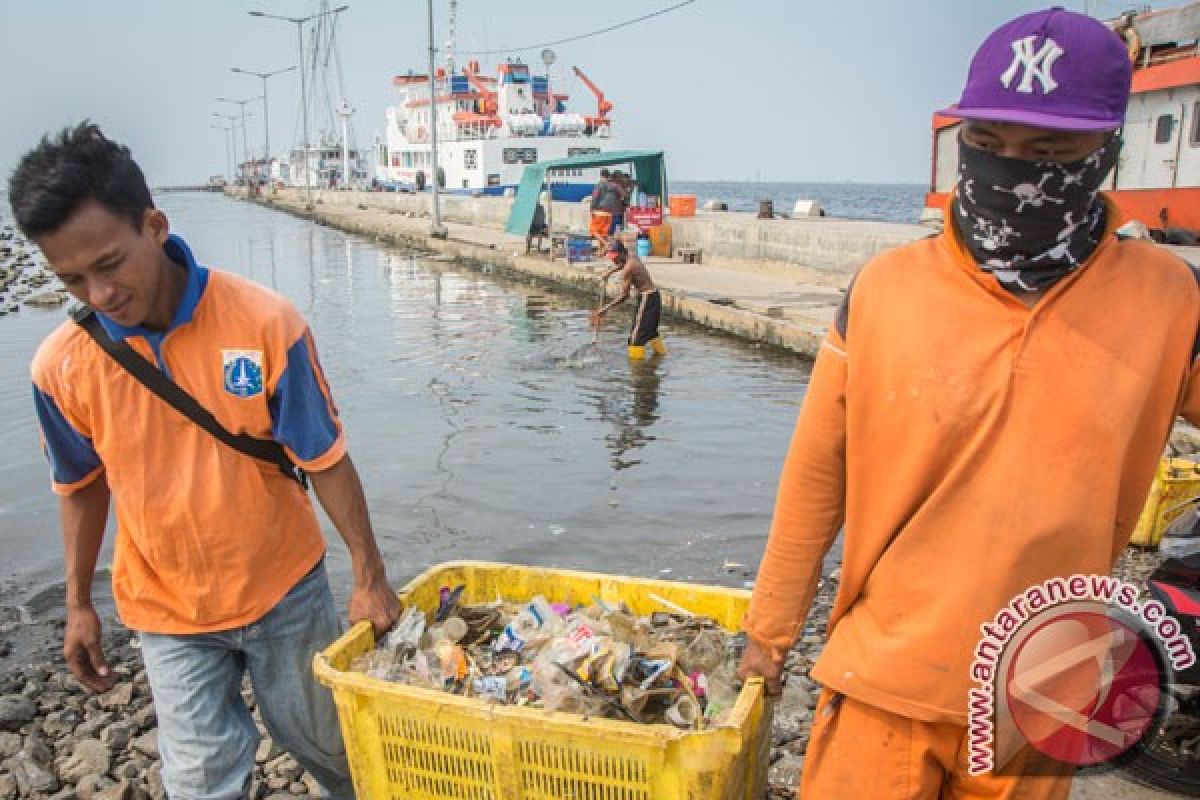 Plastic waste can be a time bomb