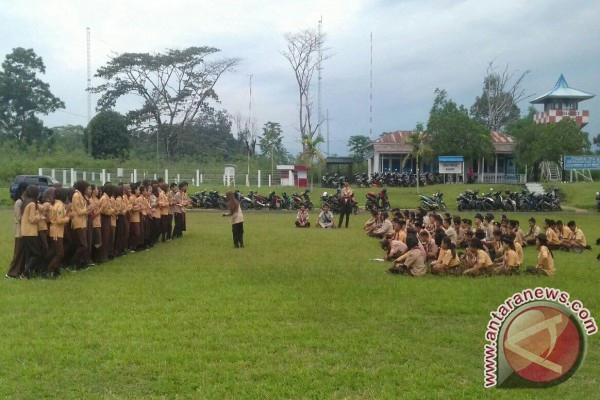 Pelajar Bengkayang Antusias Ikuti Saka Dirgantara Lanud HAD