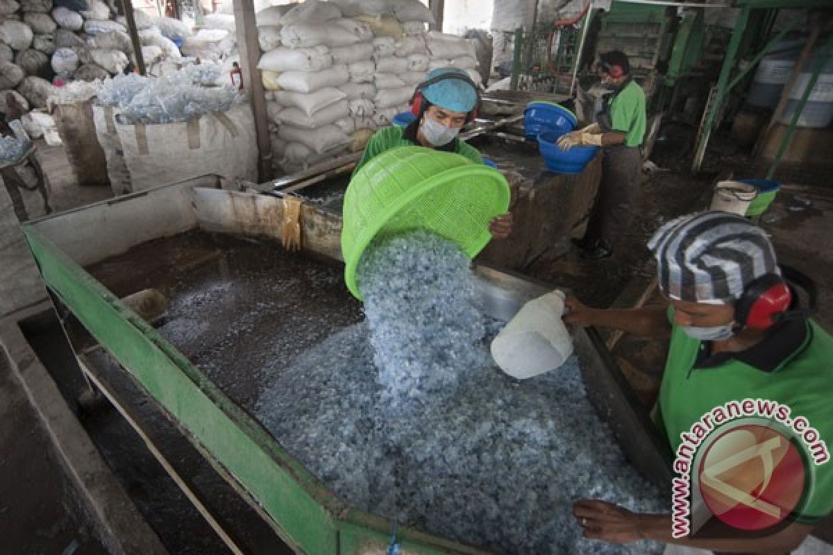 DLHK Badung akan olah 200 ton sampah plastik Pantai Kuta