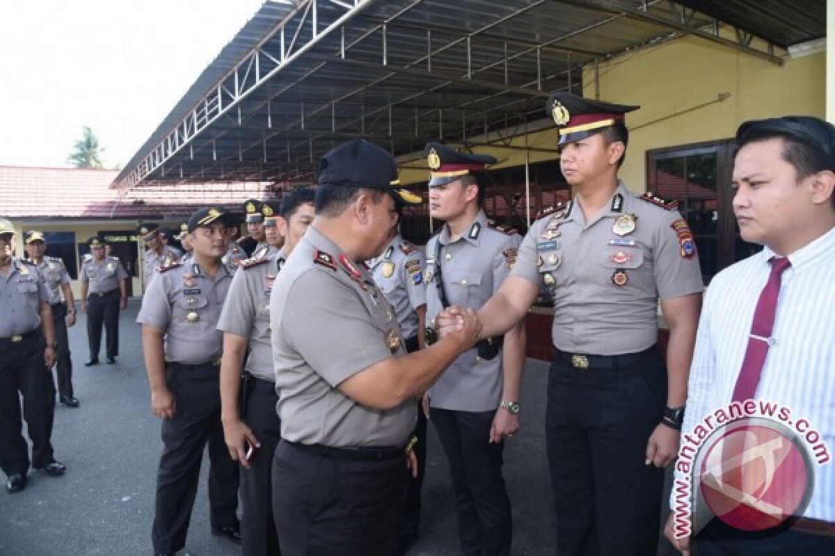 Kapolda Beri Penghargaan Personel Ungkap Kasus Narkoba 