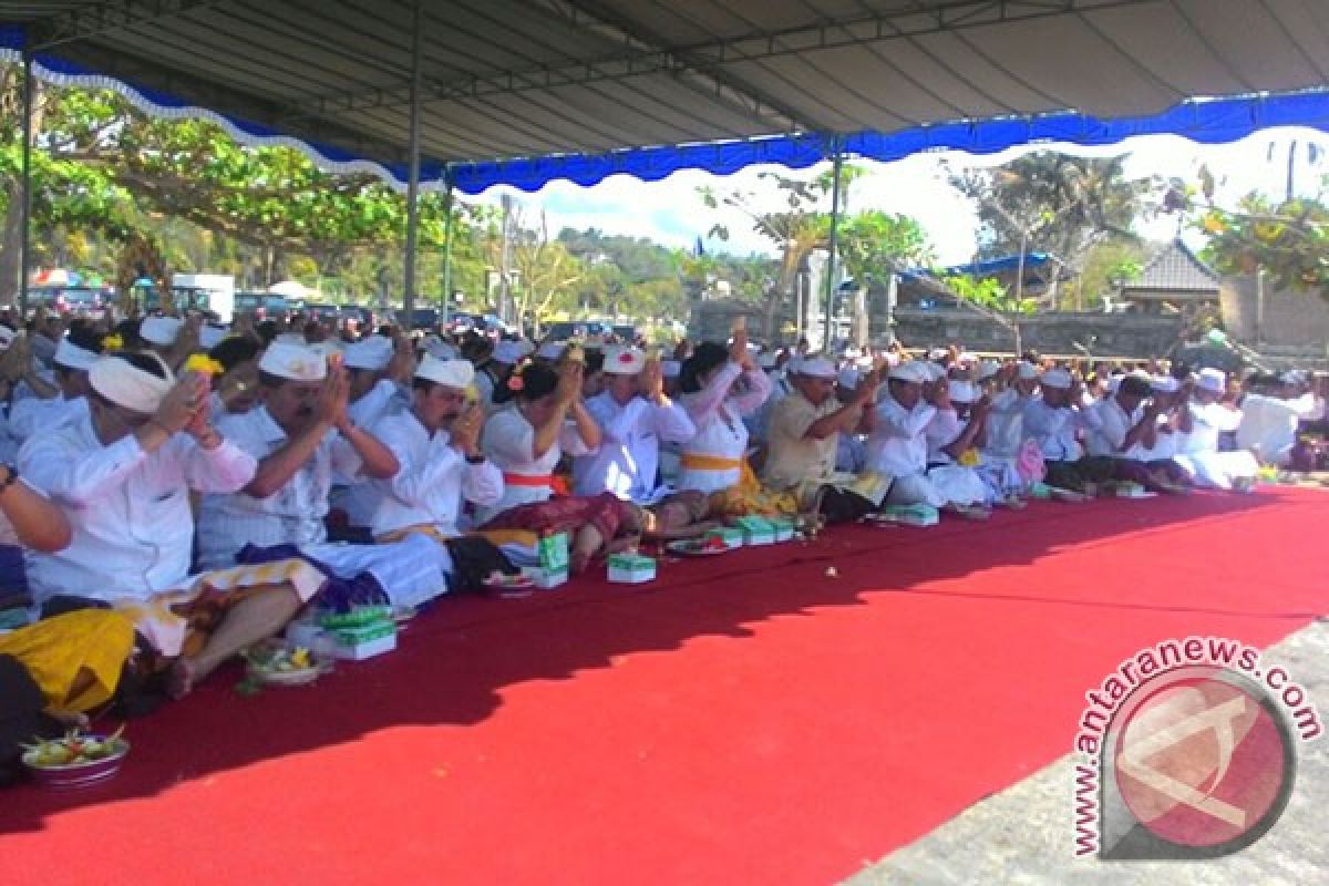 Pemkab Karangasem Sukseskan Ritual Pura Jagat Natha