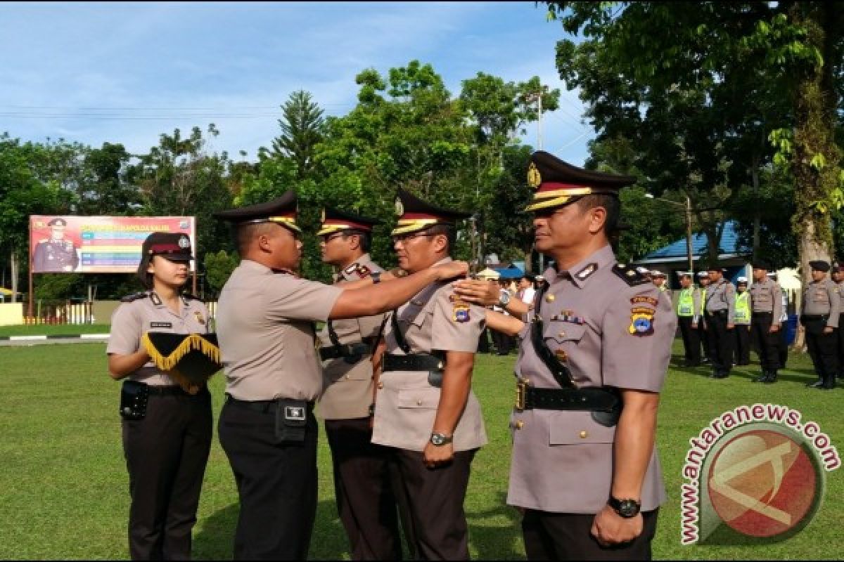 Kapolres Tapin Lantik Dua Perwira 