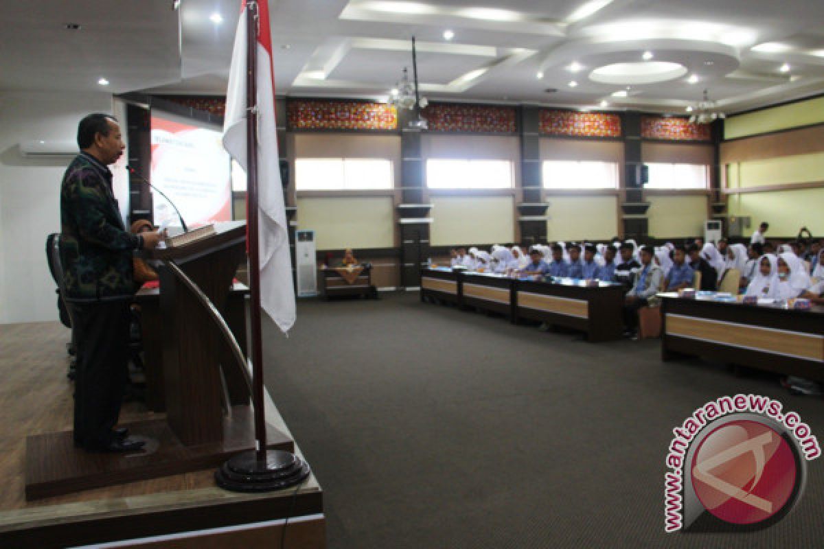 OSIS SMA Kabupaten Solok diberi Wawasan Kebangsaan