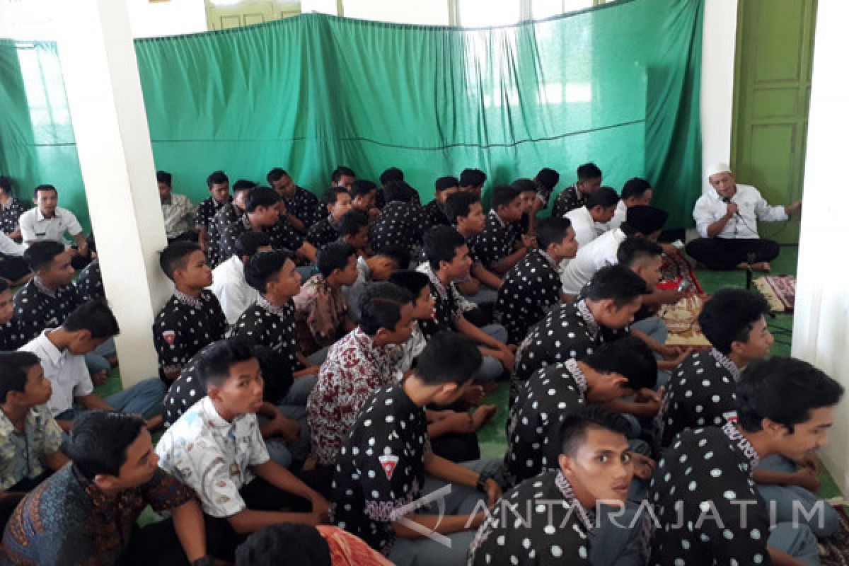 Pelajar SMA di Sumenep Shalat Ghaib bagi Korban Rohingya (Video)