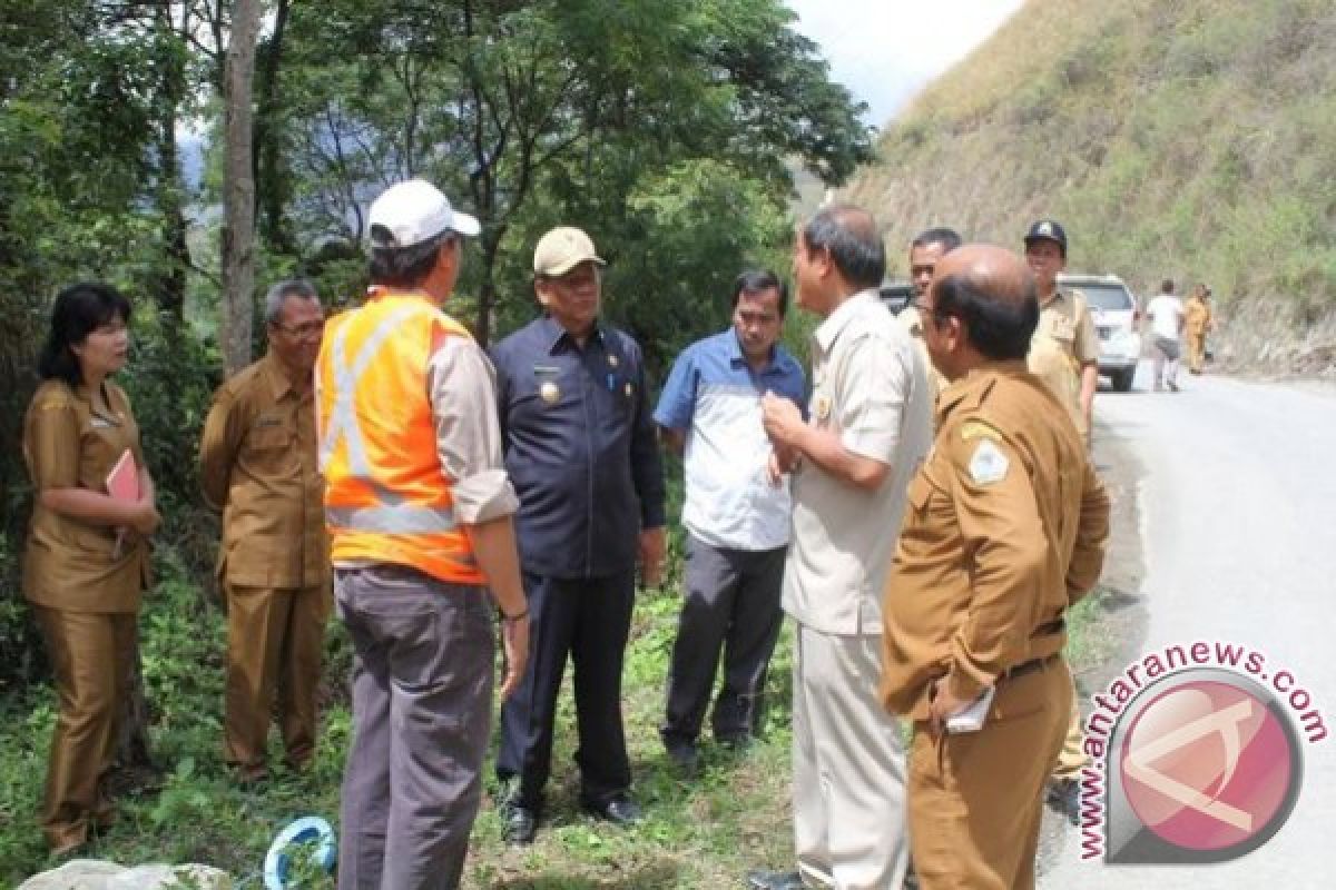 Bupati Samosir Tinjau Sejumlah Proyek Pembangunan