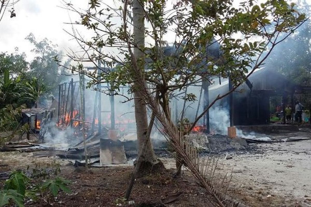 Rumah Kades Mangaris Barito Selatan Ludes Terbakar