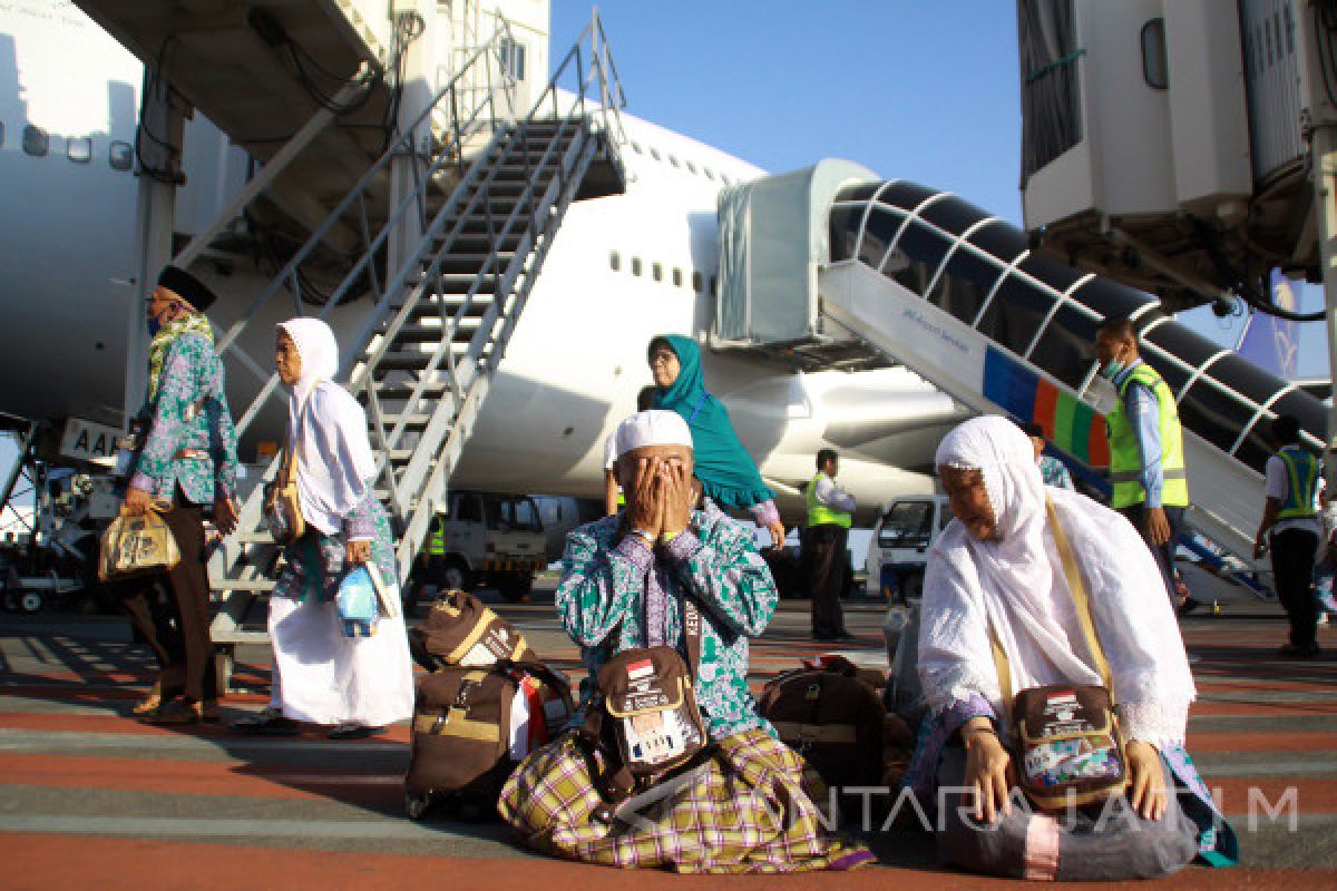 Kloter 2-4 Debarkasi Surabaya Tiba di Asrama Haji