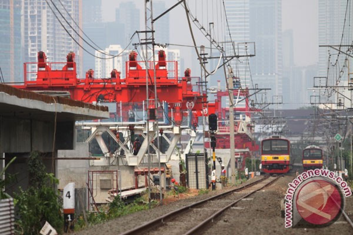 Perjalanan KRL terganggu masalah sinyal di Manggarai