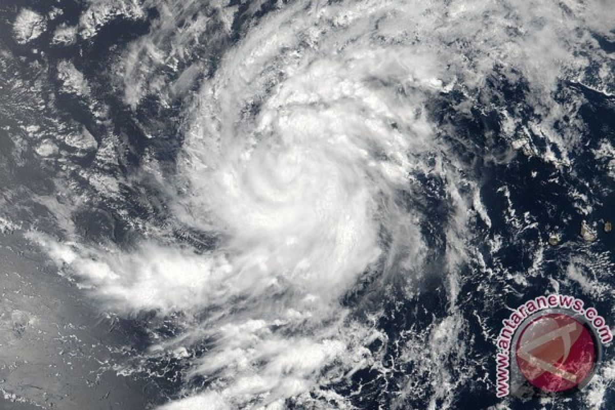 Badai Irma menyapu Karibia, dalam perjalanan ke Puerto Rico
