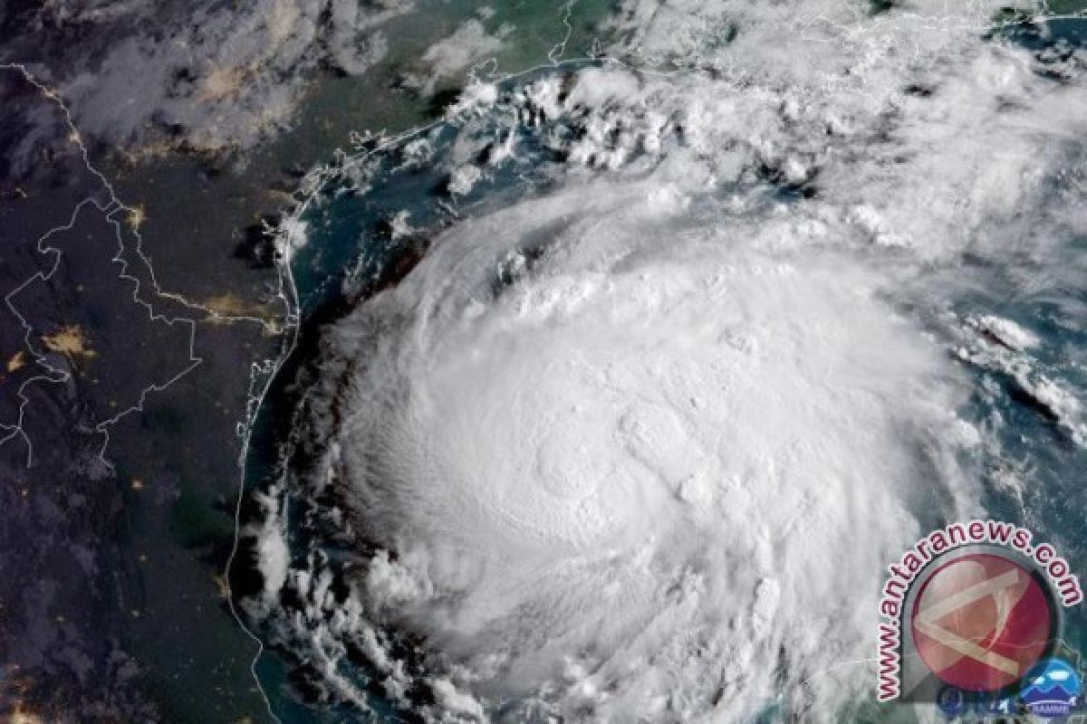 Badai dahsyat menyapu Oklahoma, Texas Amerika hingga menewaskan 5 orang